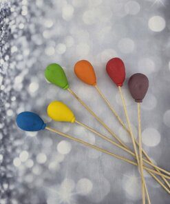 קישוט לעוגה בלונים אכילים צבעוניים על מקל