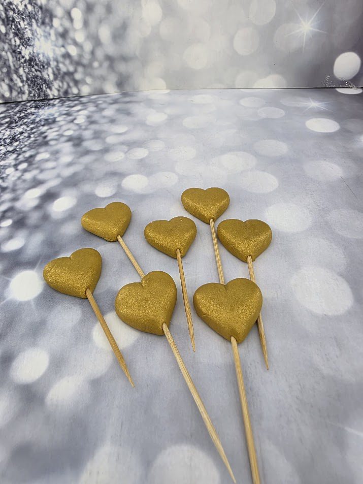לבבות על מקל בצבע זהב
